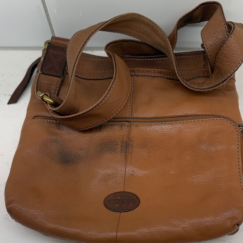 Brown Leather Crossbody Bag - Classic Everyday Style - Picture 4 of 7